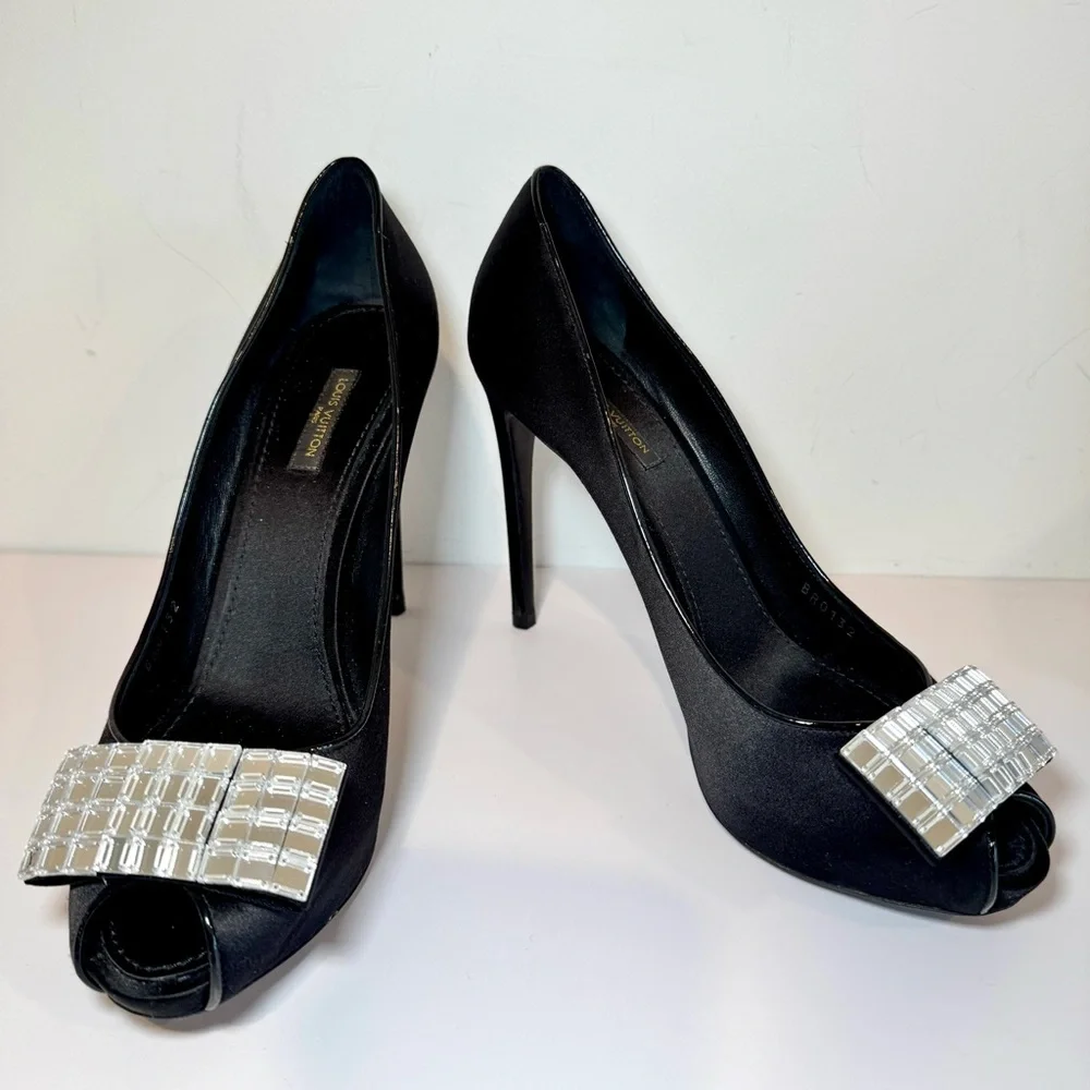 Louis Vuitton Music Hall Black Satin Peep Toe Heel W Mirror Crystal Logo Sz 38.5